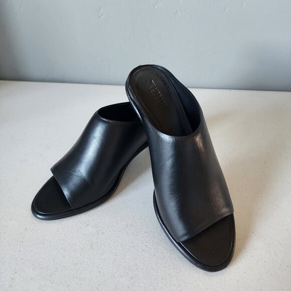 Mercedes Castillo Mule "EUC" - Picture 11 of 16